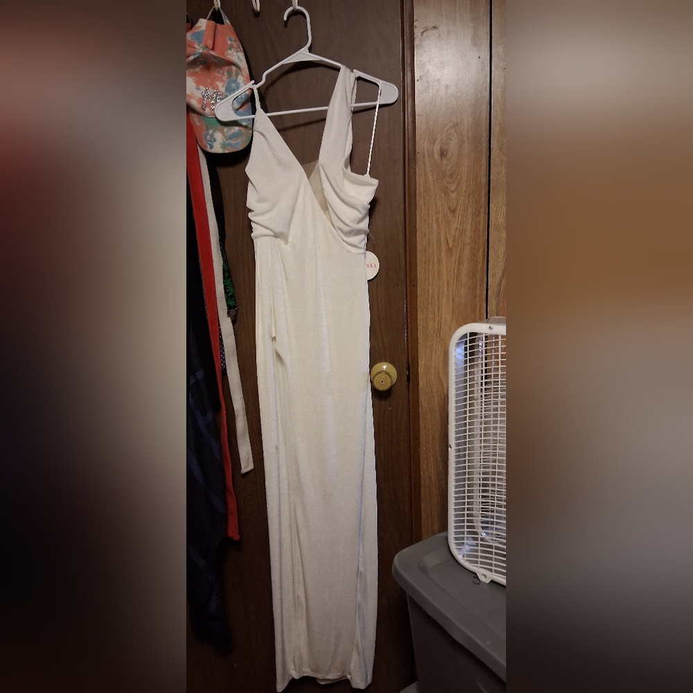 Luxxel Cream One-Shoulder Gown